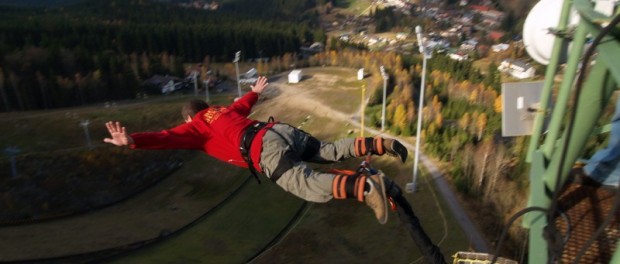 Bungee jumping z věže Bungee jumping z věže