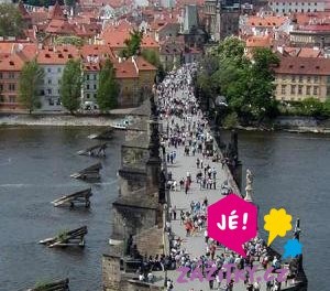 Vyhlídkový let nad centrem Prahy pro 3 osoby Vyhlídkový let nad centrem Prahy pro 3 osoby